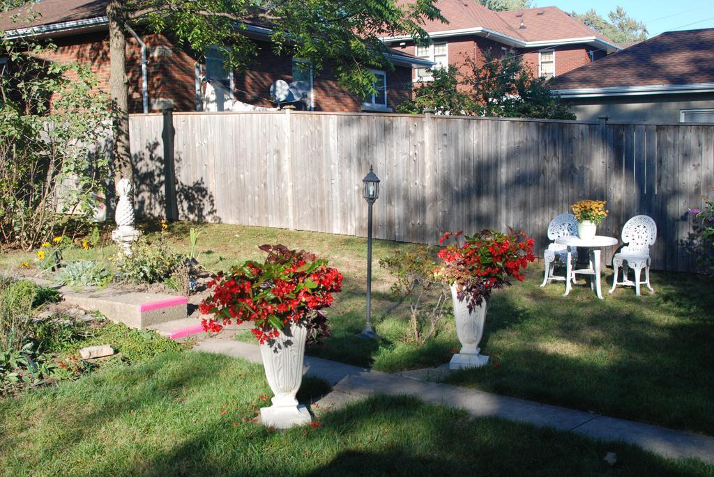 Talwood Manor B&B Port Colborne Exteriör bild