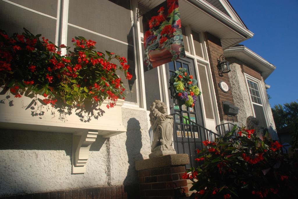 Talwood Manor B&B Port Colborne Exteriör bild